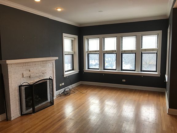 3rd image of 4035 N Southport Ave #2F