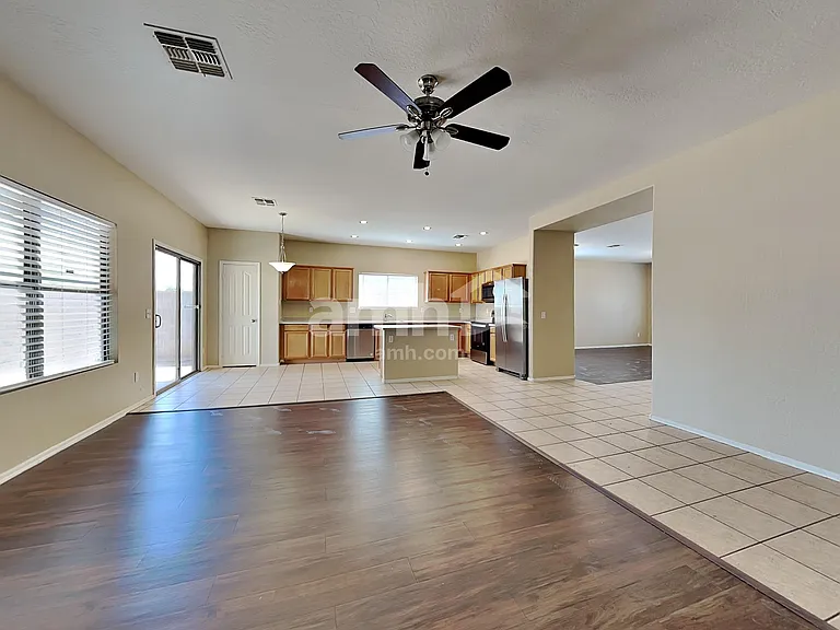 2548 W Spencer Run — Photo 5