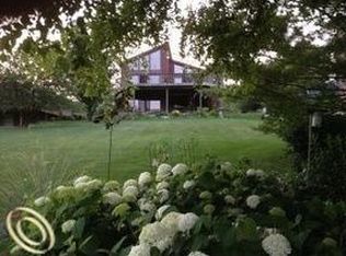 12340 Erika St, Hartland, MI