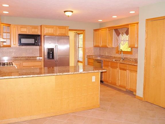 4th image of 122 Whittlesey Dr