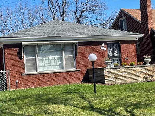 17180 Mendota St, Detroit, MI 48221