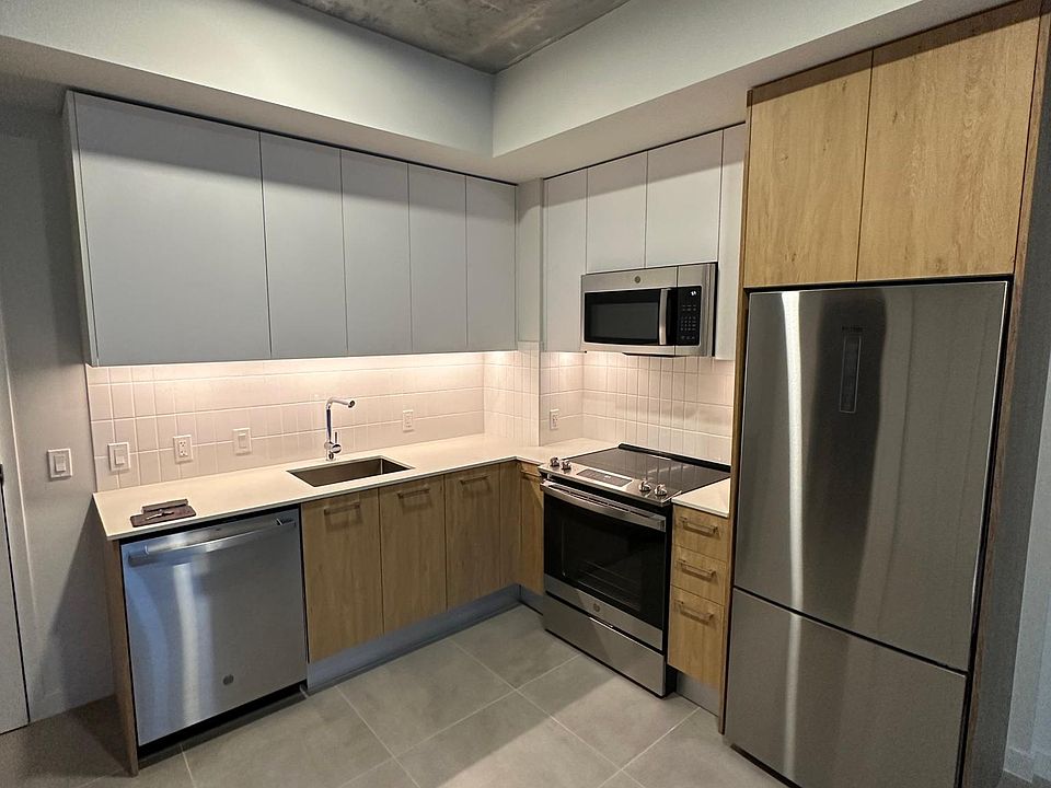1st image of 518 NW 33rd St #B3