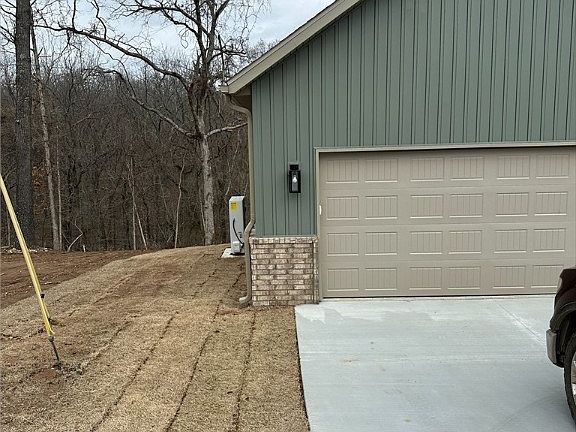 3rd image of 83 Shetland Dr