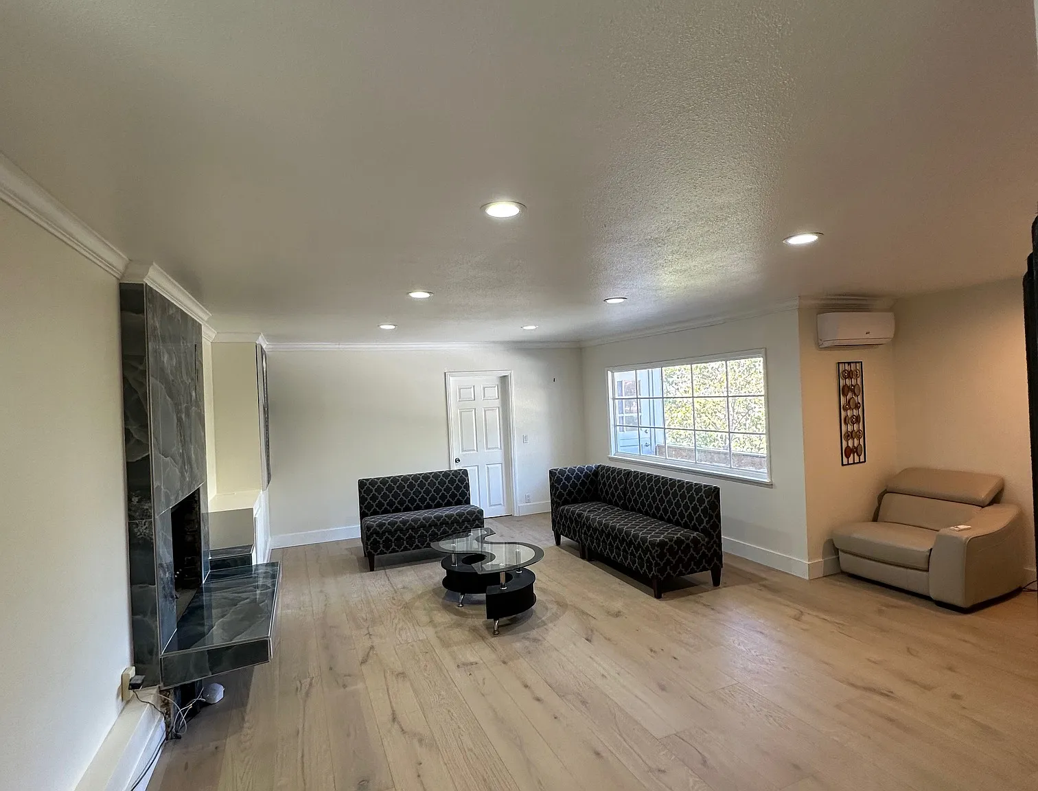 2239 Alcyona Dr — Photo 2