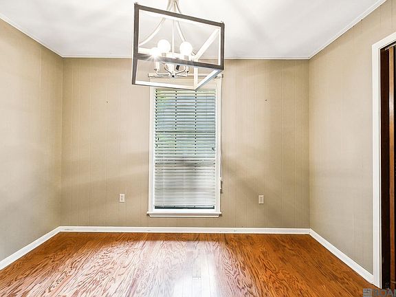 5th image of 1107 E Palmview St