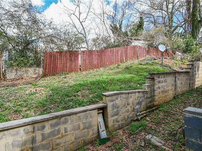 735 Oak Dr — Photo 11