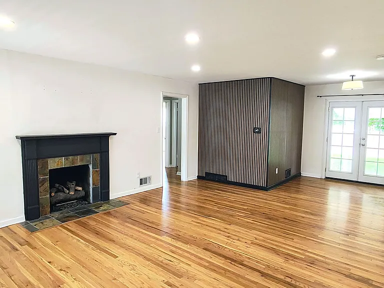 3096 S 1810 E — Photo 3