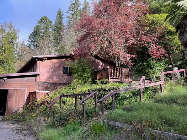 521 Forest Dr, Redway, CA 95560