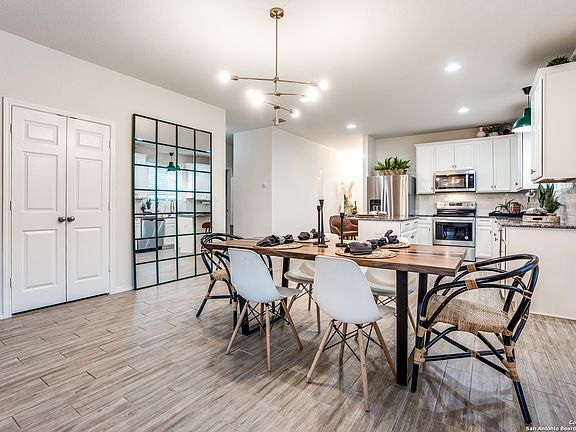 4th image of 467 Salz Way
