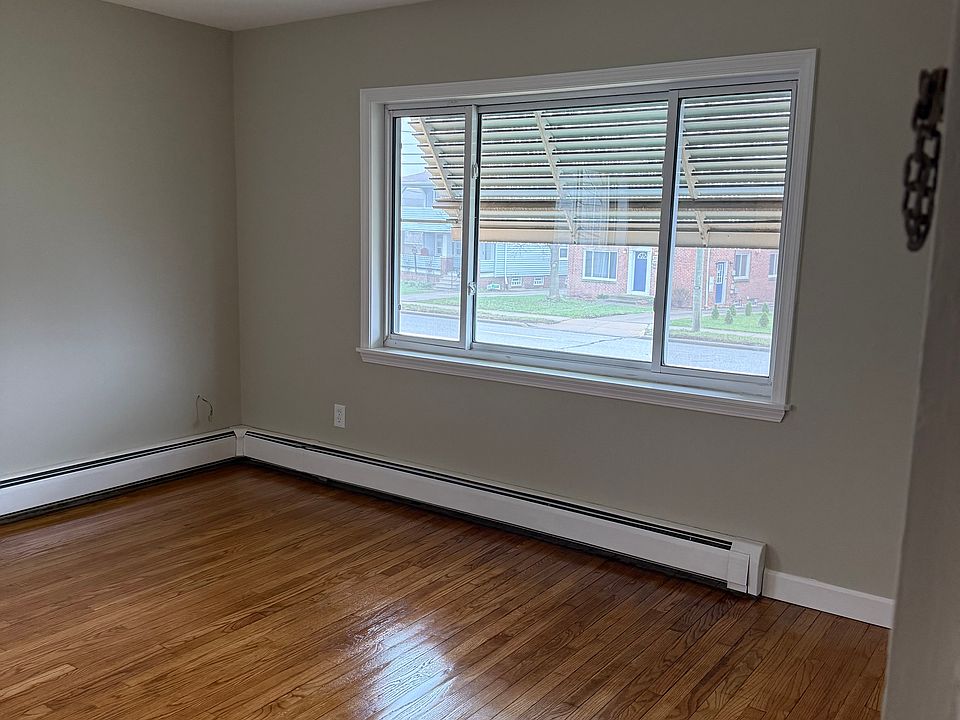 1st image of 3147 Warren Rd APT 4