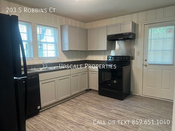 4th image of 203 S Robbins Ct