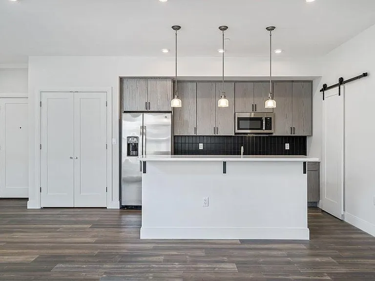 429 Cherry St #12 — Photo 7