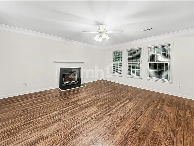 4601 Heritage Woods Dr — Photo 7