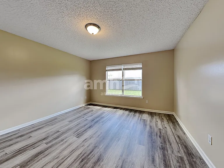 2793 Crumplehorn Ln — Photo 9