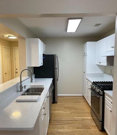 5th image of 10007 Vanderbilt Cir APT 8