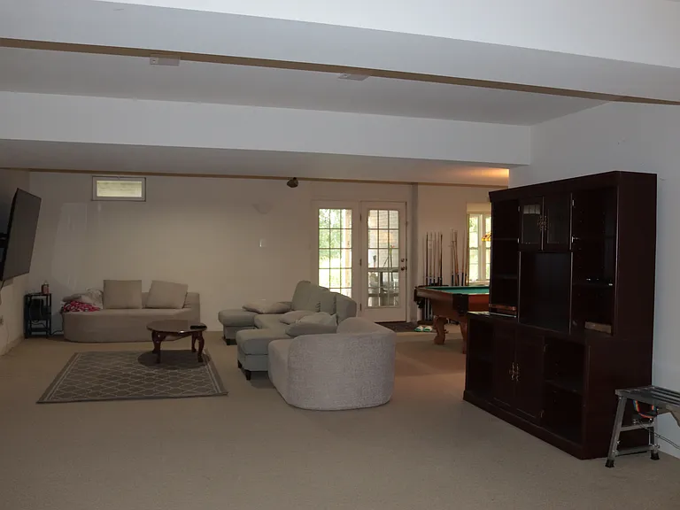 11125 Suffolk Dr — Photo 43
