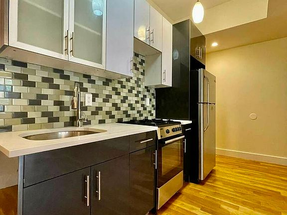3rd image of 771 Lincoln Pl #1D