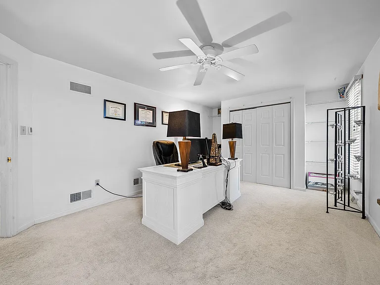 302 Kingsberry Cir — Photo 22