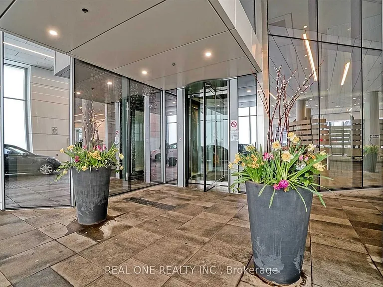 100 Harbour St #5008 — Photo 2