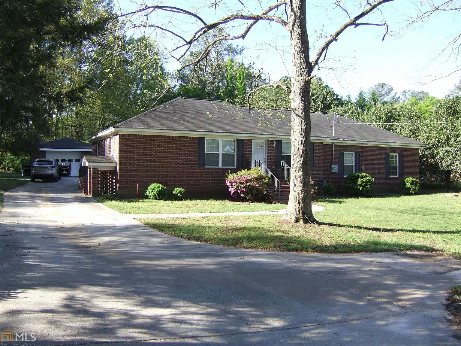 5556 Bush Rd photo 1