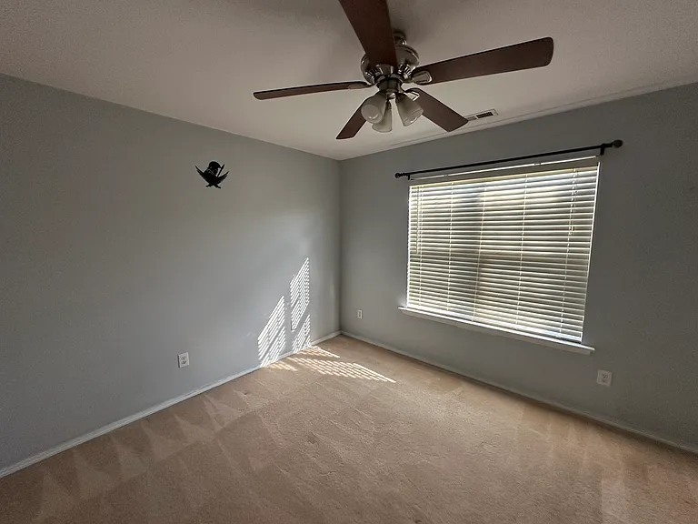 404 Treybrooke Dr — Photo 63