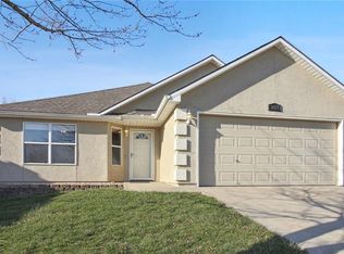 809 Riffle Dr, Pleasant Hill, MO 64080