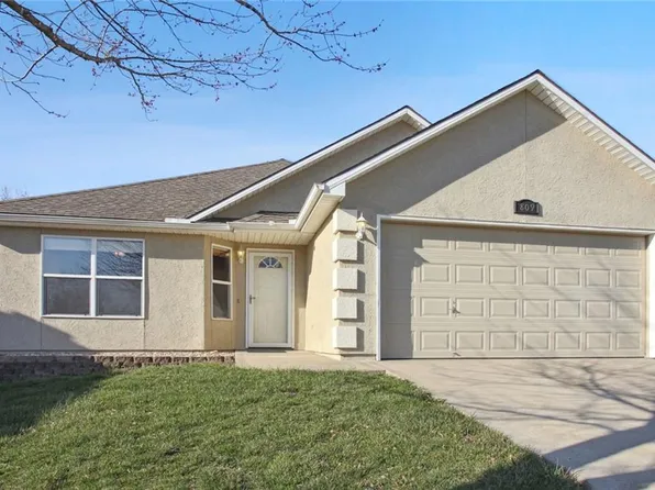 809 Riffle Dr, Pleasant Hill, MO 64080