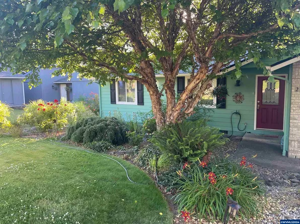 2747 Gilbert St S, Salem, OR 97302