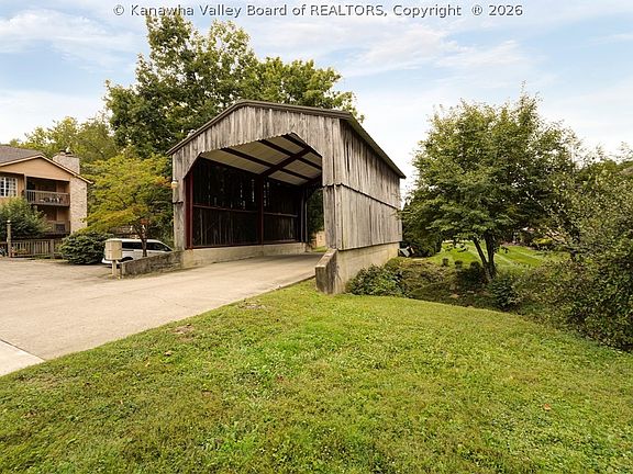 4th image of 310 Oakbridge Dr