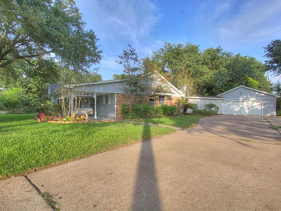 3rd image of 7214 Knob Hill Ave