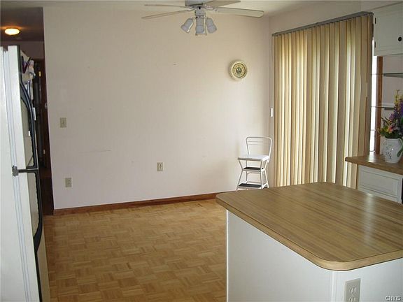 4th image of 126 Eastwood Ave