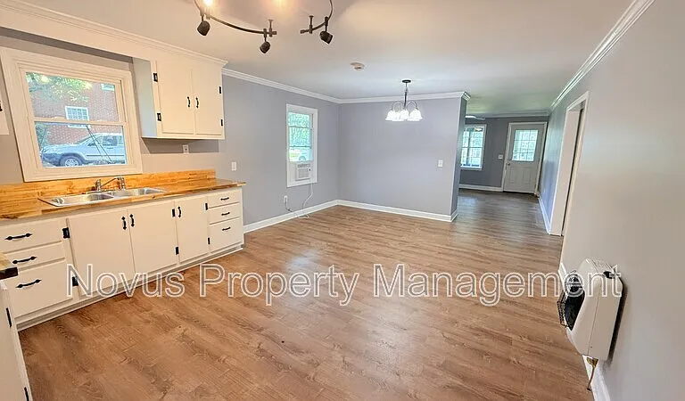 223 Waddell St — Photo 6