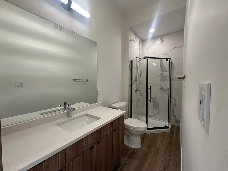 325 Lockwood St — Photo 23