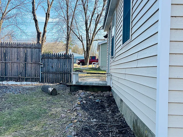120 Calm Cove Cir — Photo 11