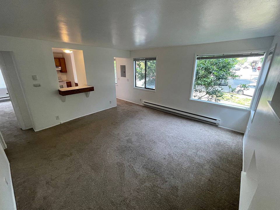 1st image of 1415 E John St APT 1