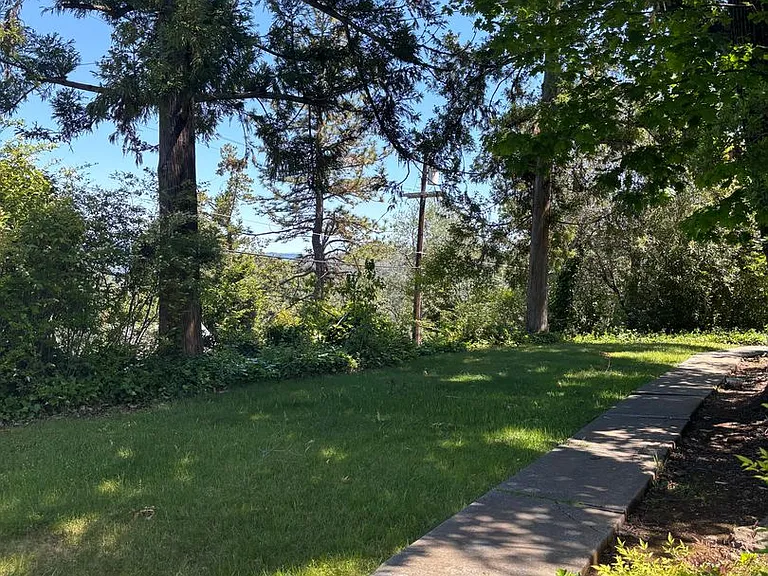 210 Gossonia Park — Photo 2