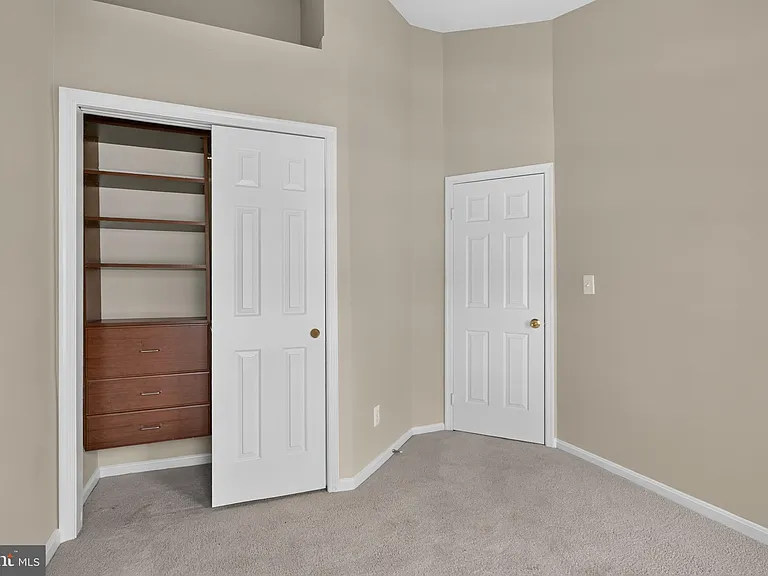 341 S Pickett St — Photo 36
