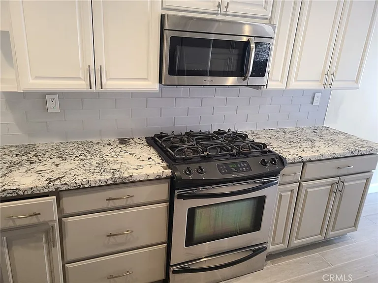 8465 Kington Way #15 — Photo 2