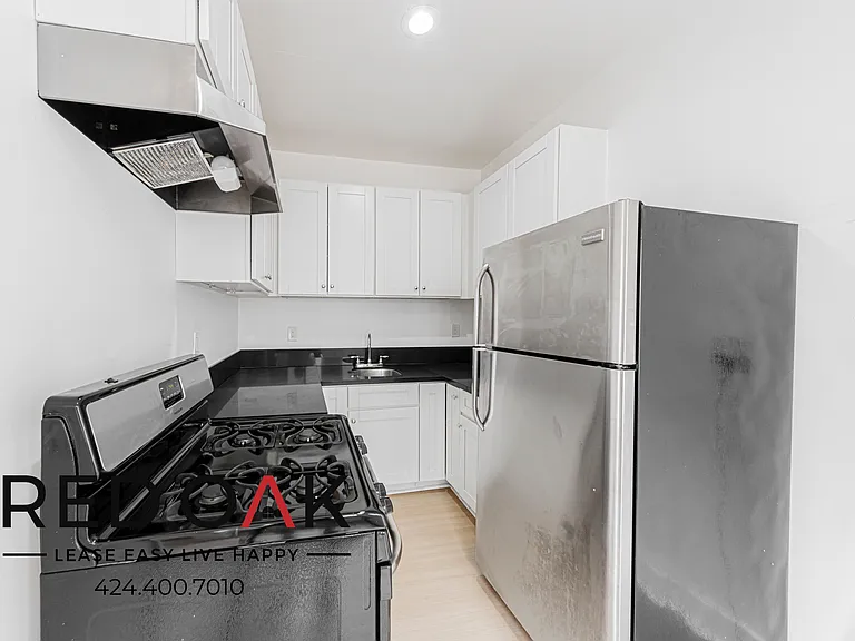 4811 Melrose Ave #205 — Photo 2
