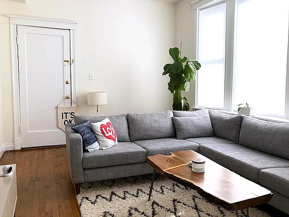 5th image of 1217 N Washtenaw Ave #3A