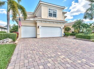 19405 La Serena Dr, Estero, FL 33967