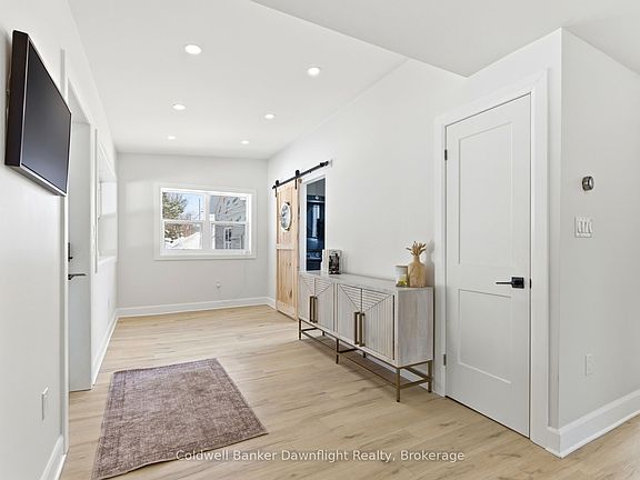 3rd image of 24 Mill Rd W