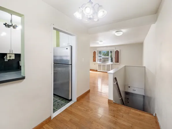 226-29 Manor Road image 8 of 19