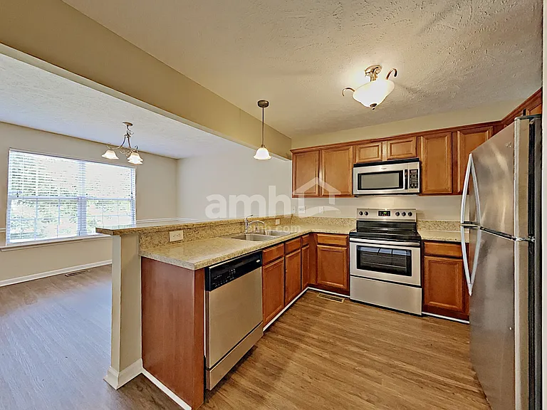 2053 Leefield Dr — Photo 5