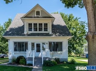 230 1st St, Charlotte, IA 52731