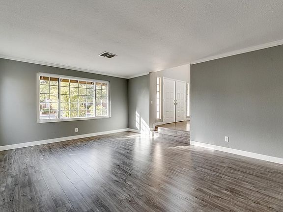 3rd image of 2820 Waterview Dr