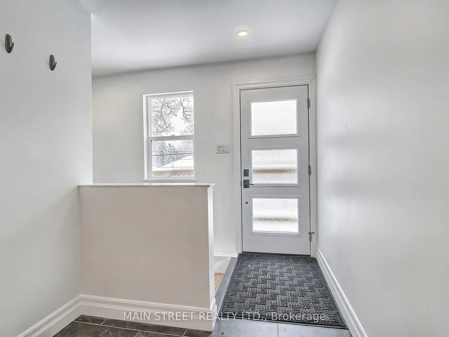 4 bed, $2,500 — Photo 2