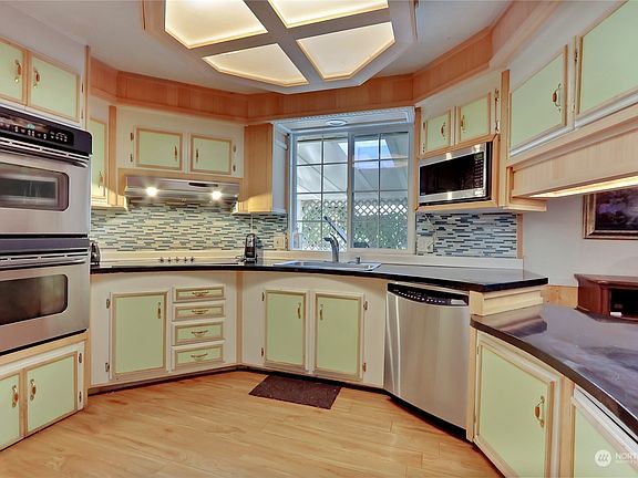 5th image of 8423 206th Avenue Ct E