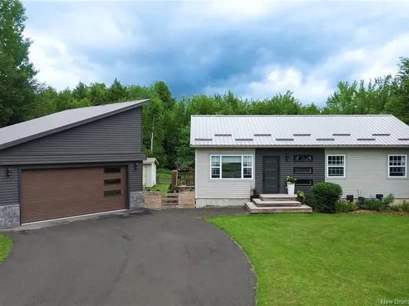 117 Rolling Hill Dr, Saint Marys, NB E3A 9V1