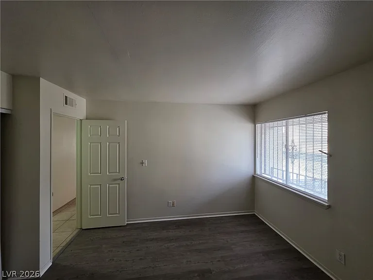1440 Vegas Valley Dr #8 — Photo 37